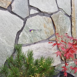 Kamień nieregularny KV2