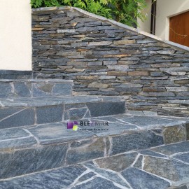 Kamień niereguralny KV3